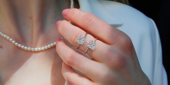 Princess Cut vs Cushion Cut engagment rings